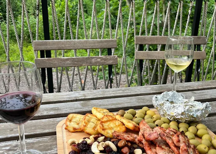 Posed U Hradu Lyxtält *